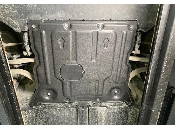Bunnplate. Plast. Forsterket Tesla Model Y 2021-2025 