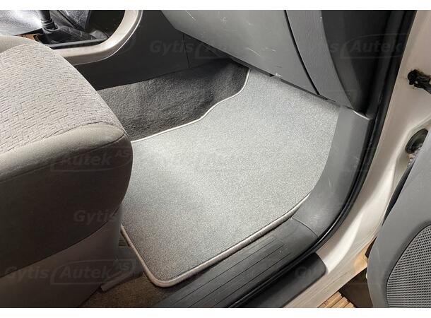 Gulvmatter i stoff til Toyota Land Cruiser 120 | gytisautek.no