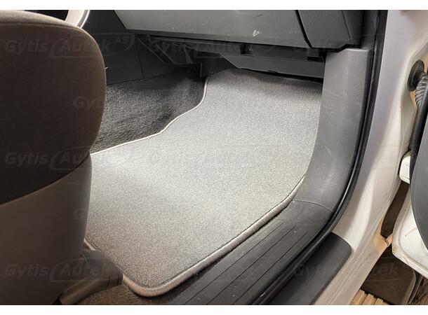 Gulvmatter i stoff til Toyota Land Cruiser 120 | gytisautek.no