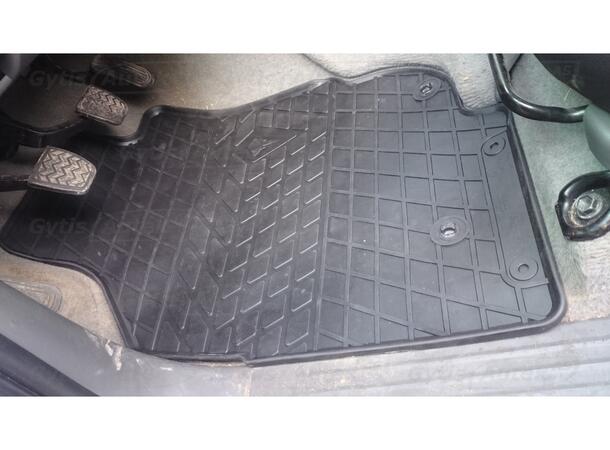 Gulvmatter | Toyota Hilux 2005-2011 | gytisautek.no