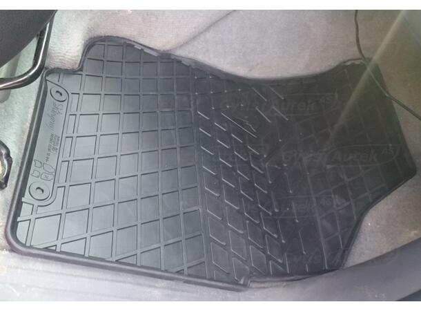 Gulvmatter | Toyota Hilux 2005-2011 | gytisautek.no