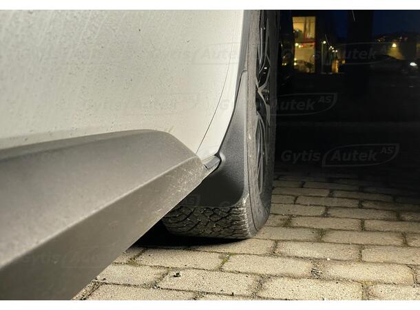 Skvettlapper. Foran og bak. Plast Toyota bZ4X 2022-> 