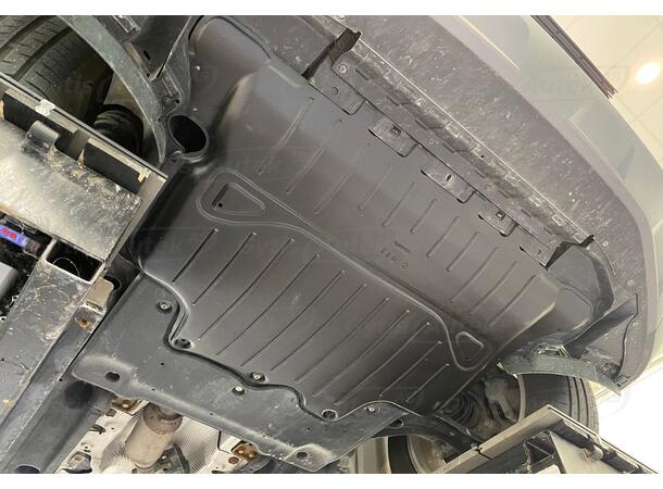 Bunnplate. Plast Audi Q3 2019-> 