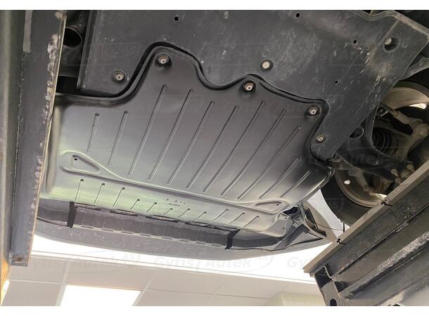 Bunnplate. Plast Audi Q3 2019-> 