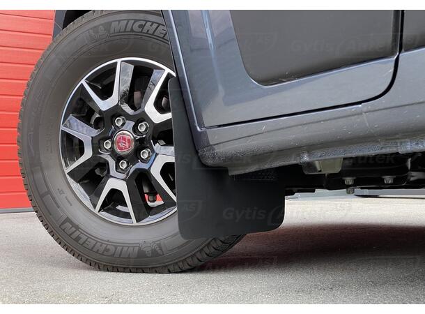 Lokariskjermer med skvettlapper. Foran Peugeot Boxer 2015-> 