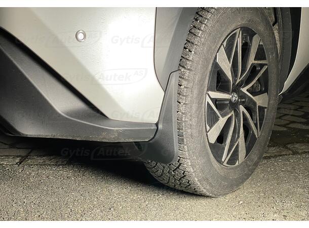 Skvettlapper. Foran og bak. Plast Subaru Solterra 2022-> 