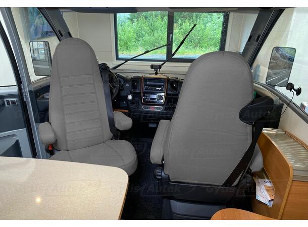 Bobil setetrekk. Grå Eura Mobil Aguti GIS-Liner 