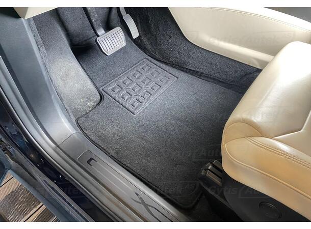 Gulvmatter i stoff | Tesla Model X | gytisautek.no
