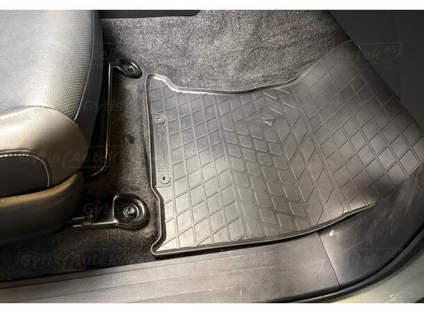 Gummimatter til Toyota Hilux 2016->| gytisautek.no