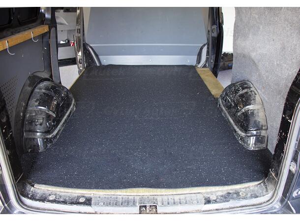 Vareromsmatte. Granulert gummi. B-vare VW T5 Transporter 2003-2015 Kort 