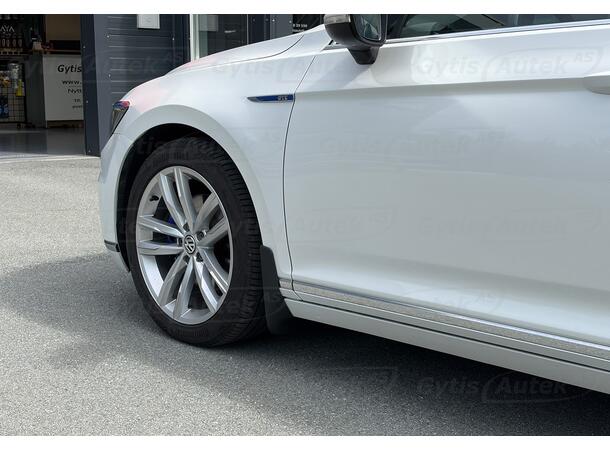 Skvettlapper | VW Passat B8 2015-2023 | gytisautek.no