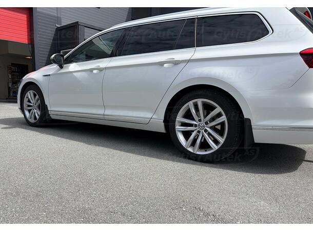 Skvettlapper | VW Passat B8 2015-2023 | gytisautek.no