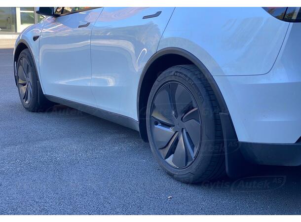 Skvettlapper | Tesla Model Y 2025-> Juniper | gytisautek.no