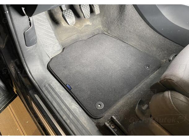 Gulvmatter i stoff til Audi Q5 2008-2016 | gytisautek.no