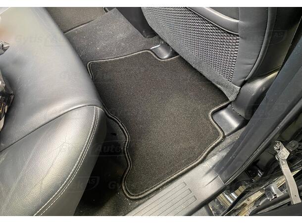 Gulvmatter i stoff til Toyota Land Cruiser 150 2014-> | gytisautek.no