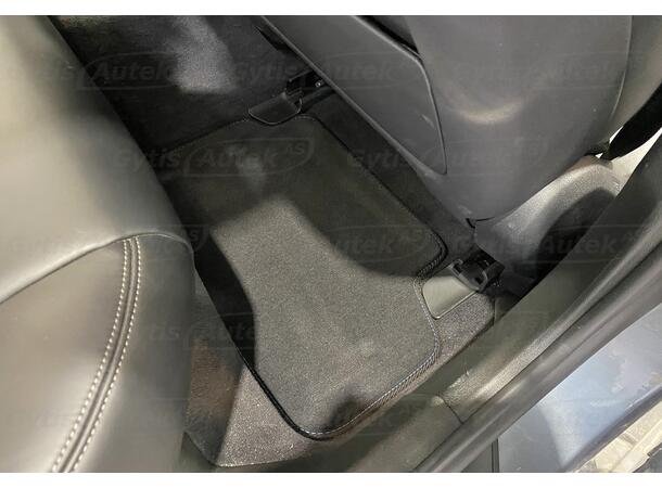 Gulvmatter i stoff til BMW 5 ser. G30/G31 2017-> | gytisautek.no