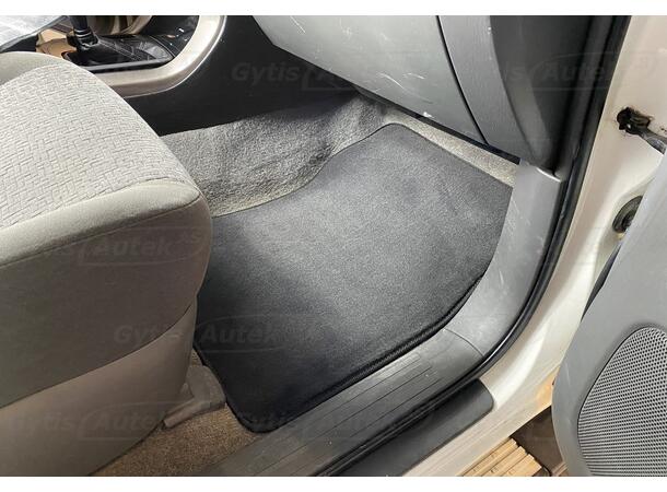 Gulvmatter i stoff til Toyota Land Cruiser 120 | gytisautek.no