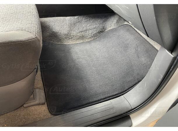 Gulvmatter i stoff til Toyota Land Cruiser 120 | gytisautek.no