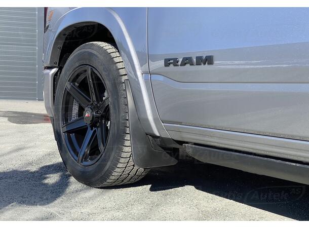 Skvettlapper til Dodge RAM 2019-> | 100% passform | gytisautek.no