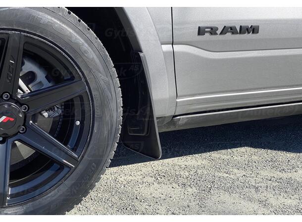 Skvettlapper til Dodge RAM 2019-> | 100% passform | gytisautek.no
