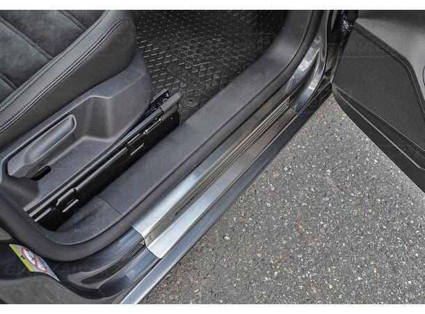 Innstigningslister i stål til Volkswagen Caddy | gytisautek.no